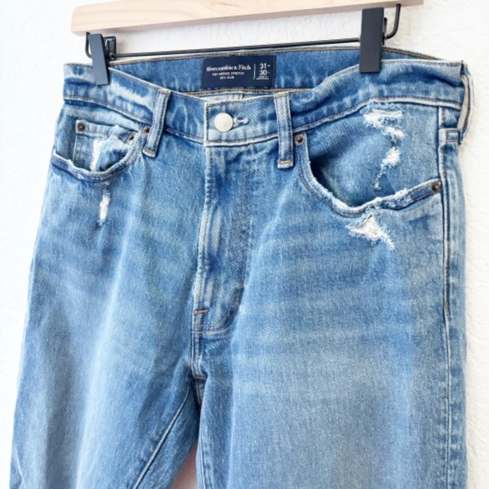 Abercrombie and Fitch vintage stretch 90's slim distressed jeans size 31‎